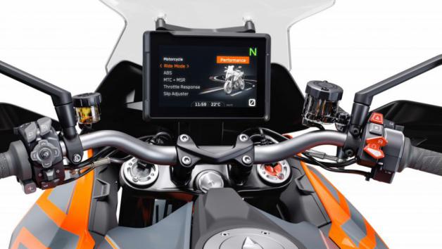 KTM 1290 Super Duke GT: Νέα εμφάνιση και πλαίσιο αλλά ημιενεργητικές αναρτήσεις ως εξτρά 